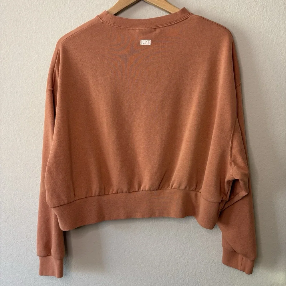 Nike Women's Size SMALL Femme Crew Jumper Terra Blush Pink Tan Loungewear Active